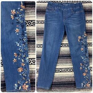 Chico's .5 Pull On Jegging Ankle Jeans Floral Embroidery Stretch Skinny Cropped